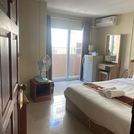 Hug Me Guesthouse Pattaya Εξωτερικό φωτογραφία